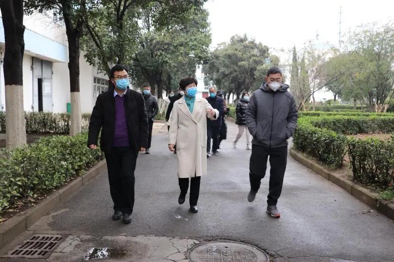 市,人大常委會,副主任,、,總工會,主席,2月, . 市人大常委會副主任、總工會主席韓迎春到公司調(diào)研慰問
