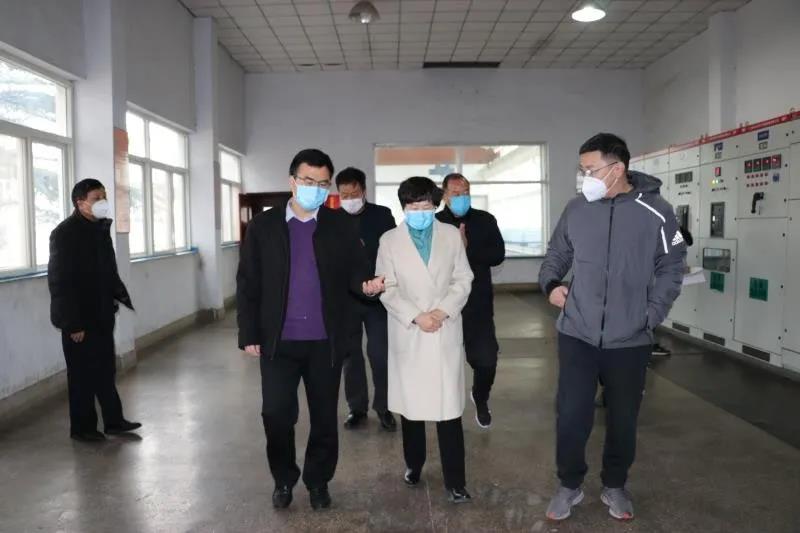市,人大常委會,副主任,、,總工會,主席,2月, . 市人大常委會副主任、總工會主席韓迎春到公司調(diào)研慰問